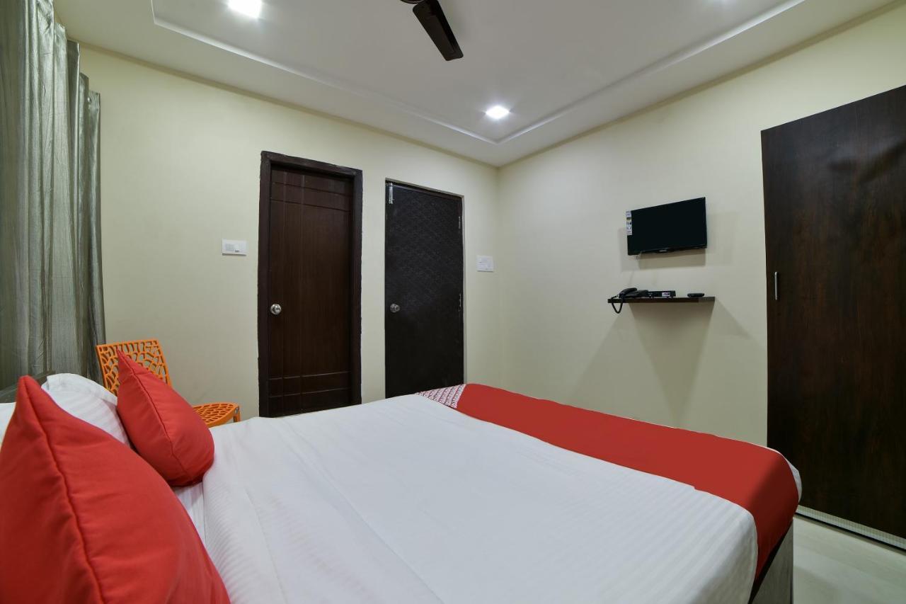 Hotel Oyo 16606 Iconic Living Hyderabad Exterior foto