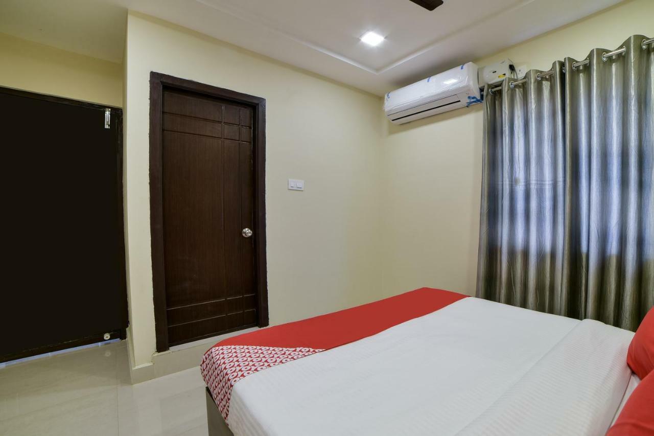 Hotel Oyo 16606 Iconic Living Hyderabad Exterior foto